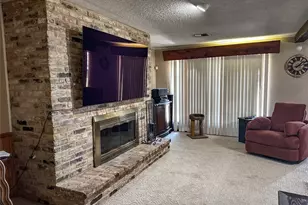 407 E Austin Ave, Palacios, TX 77465 - Photo 4