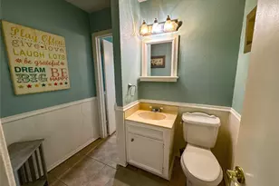 407 E Austin Ave, Palacios, TX 77465 - Photo 10