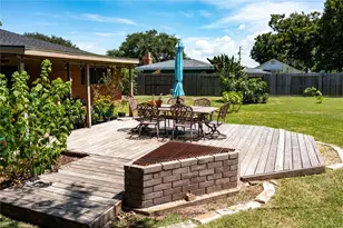 407 E Austin Ave, Palacios, TX 77465 - Photo 22