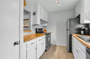 18214 Heritage Ln, Nassau Bay, TX 77058 - Photo 8