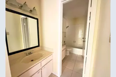 7575 Cambridge Street #1902, Houston, TX 77054 - Photo 8