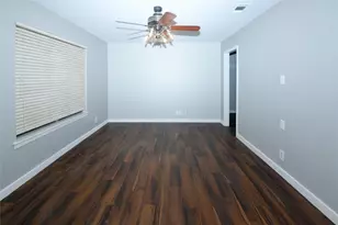 204 E 18th St, Georgetown, TX 78626 - Photo 2