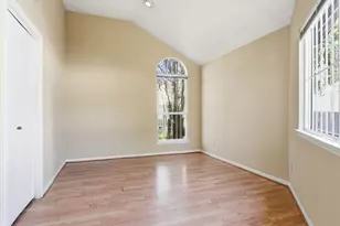 9306 Corner Oaks Ln, Houston, TX 77036 - Photo 16