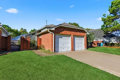 9306 Corner Oaks Lane, Houston, TX 77036 - Photo 2