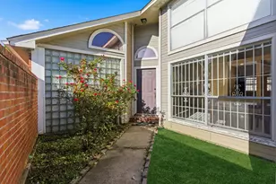 9306 Corner Oaks Ln, Houston, TX 77036 - Photo 4