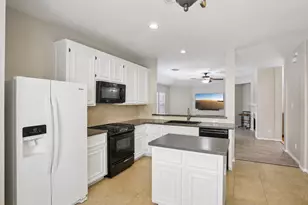 2910 Laguna Shores Ln, League City, TX 77573 - Photo 6