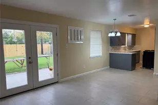 7335 Tanager St, Houston, TX 77074 - Photo 2