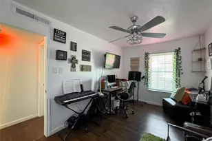 5218 Milwee St, Houston, TX 77092 - Photo 16