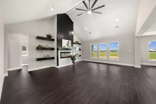 850 Longhorn Trl, Angleton, TX 77515 - Photo 4