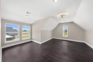 850 Longhorn Trl, Angleton, TX 77515 - Photo 22