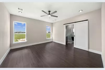 850 Longhorn Trail, Angleton, TX 77515 - Photo 14