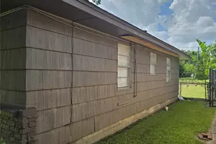 10319 Lafferty Oaks St, Houston, TX 77013 - Photo 4
