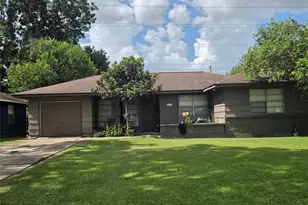 10319 Lafferty Oaks St, Houston, TX 77013 - Photo 1
