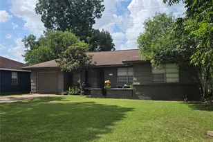 10319 Lafferty Oaks St, Houston, TX 77013 - Photo 2