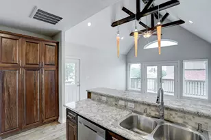 50 W 8th St, Kemah, TX 77565 - Photo 6