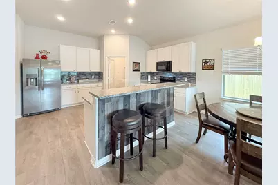 209 Bryan Way, Angleton, TX 77515 - Photo 4