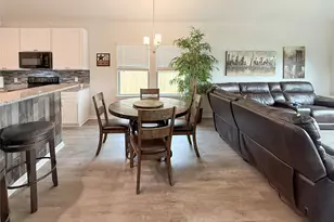 209 Bryan Wy, Angleton, TX 77515 - Photo 6