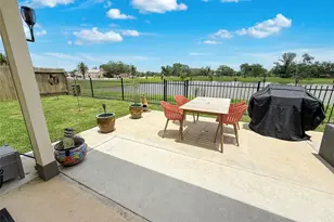 209 Bryan Wy, Angleton, TX 77515 - Photo 20