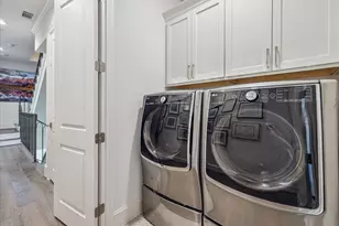 313 Royale Heights Ln, Houston, TX 77024 - Photo 34