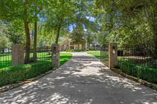 18022 Country Hills, Tomball, TX 77377 - Photo 2