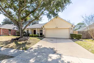 4826 Meadowglen Dr, Pearland, TX 77584 - Photo 2