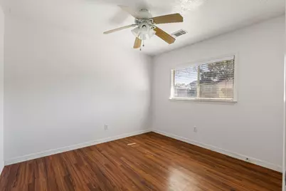 4826 Meadowglen Drive, Pearland, TX 77584 - Photo 18