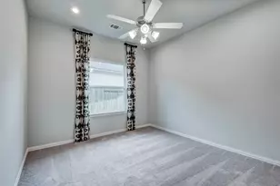 208 Shoreview Dr, Conroe, TX 77303 - Photo 18