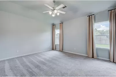 208 Shoreview Drive, Conroe, TX 77303 - Photo 14