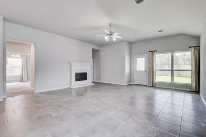 208 Shoreview Drive, Conroe, TX 77303 - Photo 10