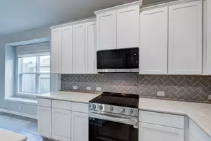 208 Shoreview Dr, Conroe, TX 77303 - Photo 8