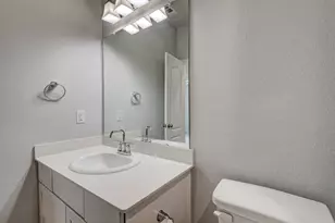 208 Shoreview Dr, Conroe, TX 77303 - Photo 20