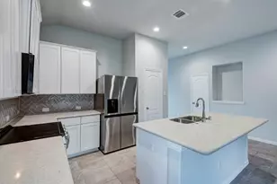 208 Shoreview Dr, Conroe, TX 77303 - Photo 8