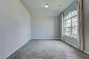 208 Shoreview Dr, Conroe, TX 77303 - Photo 4