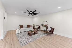 14387 Misty Meadow Ln, Houston, TX 77079 - Photo 8