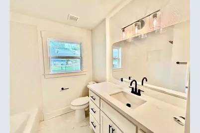 319 Wisteria Street, Lake Jackson, TX 77566 - Photo 16