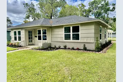 319 Wisteria Street, Lake Jackson, TX 77566 - Photo 2