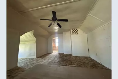 601 E Michalk Street, Thorndale, TX 76577 - Photo 8