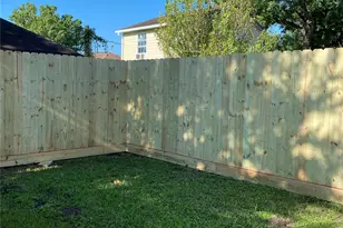 1602 Henninger St, Houston, TX 77023 - Photo 18