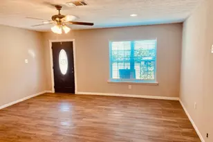 1602 Henninger St, Houston, TX 77023 - Photo 2