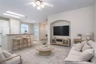 207 N Burberry Park Cir, The Woodlands, TX 77382 - Photo 2