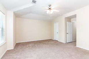 207 N Burberry Park Cir, The Woodlands, TX 77382 - Photo 18