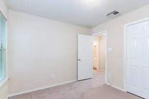 207 N Burberry Park Cir, The Woodlands, TX 77382 - Photo 20