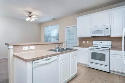 207 N Burberry Park Circle, The Woodlands, TX 77382 - Photo 8