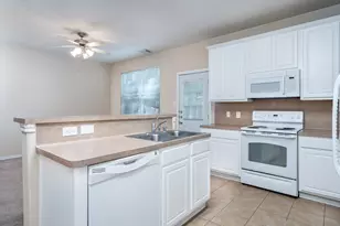 207 N Burberry Park Cir, The Woodlands, TX 77382 - Photo 8