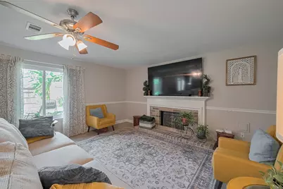 3426 Hidden Creek Drive, Sugar Land, TX 77479 - Photo 8