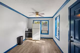 3926 Farmer St, Houston, TX 77020 - Photo 2