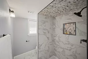 741 E 9th St, Houston, TX 77007 - Photo 32