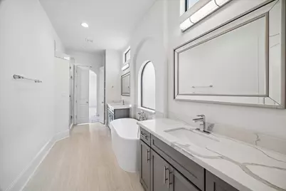 1059 W 16th Street, Houston, TX 77008 - Photo 16