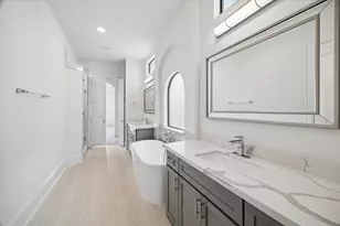 1059 W 16th St, Houston, TX 77008 - Photo 16