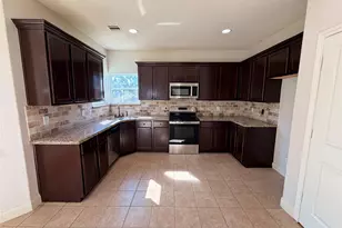 7718 Veranda Dr, Cove, TX 77523 - Photo 4